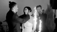 TEODORA ZAPEVALA TOKOM PRVOG PLESA Posebne stihove posvetila suprugu, pa se presvukla usred venčanja!