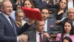 OPOZICIJA POJMA NEMA ŠTA ĆE, PITA TVITER, PA ODLUČUJE Novinar antivladinog lista otkrio kako đilasovci prave strategiju i donose odluke