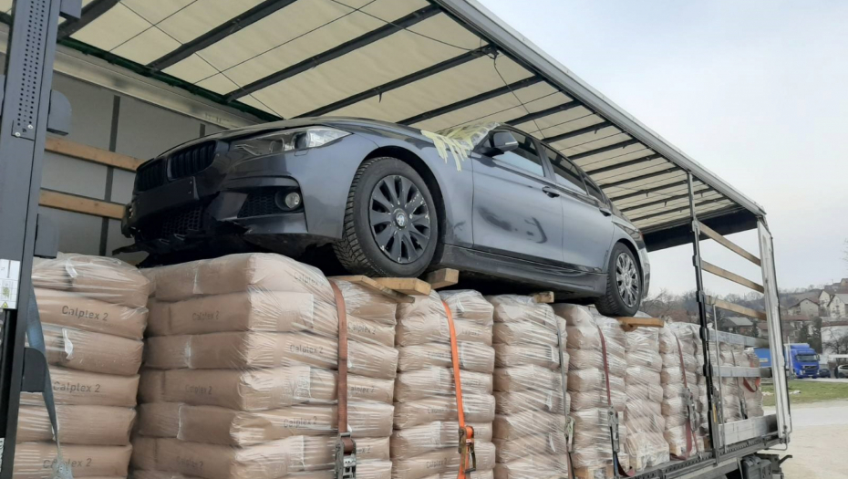 AUTOMOBIL ZA 300 EVRA! Građani se utrkuju da učestvuju na licitacijama, sve je ispod cene, a ovo su uslovi
