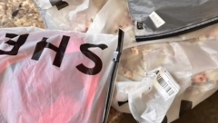 PORUDŽBINA IZ PAKLA Naručila paket odeće preko interneta, pa dobila nešto užasavajuće! (VIDEO)