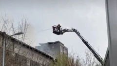 DRAMA! VATROGASCI GASE KROV NAPUŠTENE FABRIKE NA ZVEZDARI, KOMŠIJE U PANICI Dim kulja na sve strane, može se videti iz svih krajeva Beograda