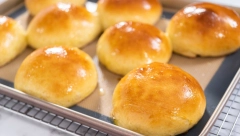 Simbol duge i srećne ljubavi: Evo kako se prave tradicionalni "mladenčići"