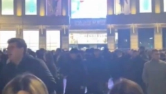 EVAKUISAN TRŽNI CENTAR U SANKT PETERBURGU Prijavljena bomba (VIDEO)
