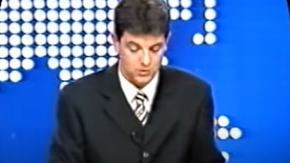 OVAKO JE IZGLEDAO PRVI DNEVNIK NAKON POČETKA NATO AGRESIJE 1999. GODINE Voditelj je tada pročitao UŽASNE VESTI! (VIDEO)