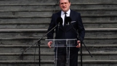 SELAKOVIĆ OVO JE POBEDA NAD ZABORAVOM Otkrivene Spomen-ploče Novim kosovskim junacima u Hramu Svetog Vasilija Ostroškog u Nišu