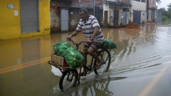 KATAKLIZMA U BRAZILU Desetine mrtvih u poplavama, jaka kiša pada od petka, hiljade ljudi raseljeno (FOTO)