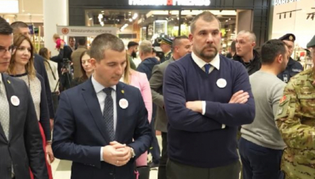 UŽIVEO SE U ULOGU KVINSKINGA IZ PARTIZANSKOG FILMA Damjanović: Ružno je i tužno da se Krapović ni juče nije mogao suzdržati hvalospeva na račun NATO pakta