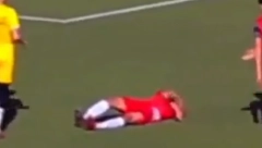 PREMINUO JE! Udario glavom tokom utakmice, borio se za život, ali nije izdržao (UZNEMIRIJUĆI VIDEO)