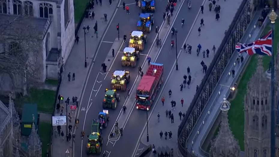 NJIH STOTINE PARALISALE LONDON I dalje bukte protesti, ONI SE NE SMIRUJU dok ne dobiju svoje (VIDEO)