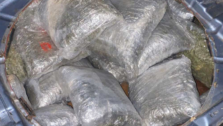 HAPŠENJE U SREMSKOJ MITROVICI U stanu pronađeno skoro četiri kilograma droge