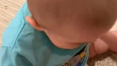 MALIŠA DOBIO 3 MILIONA PREGLEDA Šestomesečni dečak je presladak dok sam jede ručak