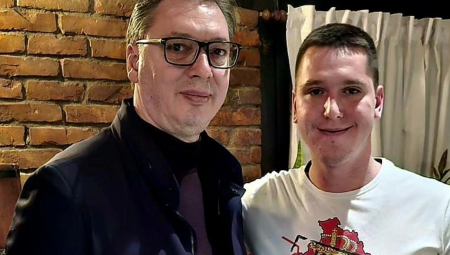 "NIČIM SVOG OCA NIJE POSTIDEO" Vučić o Danilu: Vučić o Danilu: Ne znam šta treba neko da radi kad ga napadnu stolicama i flašama