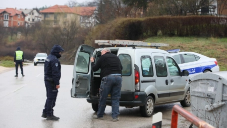 "TEŠKO JE, TEREN JE KOMPLIKOVAN" Spasilac o uslovima za pretragu terena na kojem je nestala devojčica