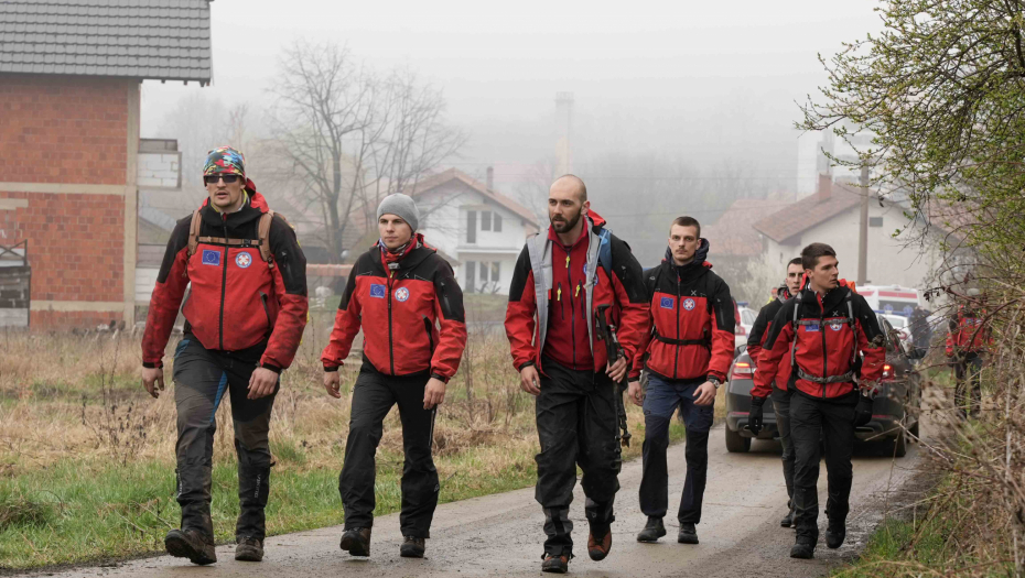 90 ODSTO SMO SIGURNI DA DANKA NIJE U ŠUMI Spasilac otkriva kako je protekla pretraga terena na kom je devojčica nestala