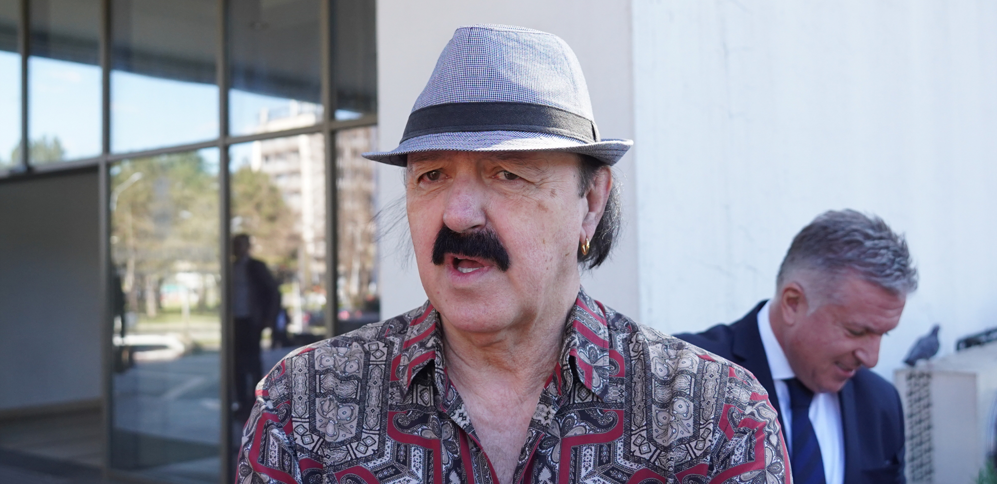 HARIS NASTAVLJA DA URNIŠE MELINU NAKON RAZVODA! Pevač zapenio od besa: Volela je samo pare, sve sam joj kupovao