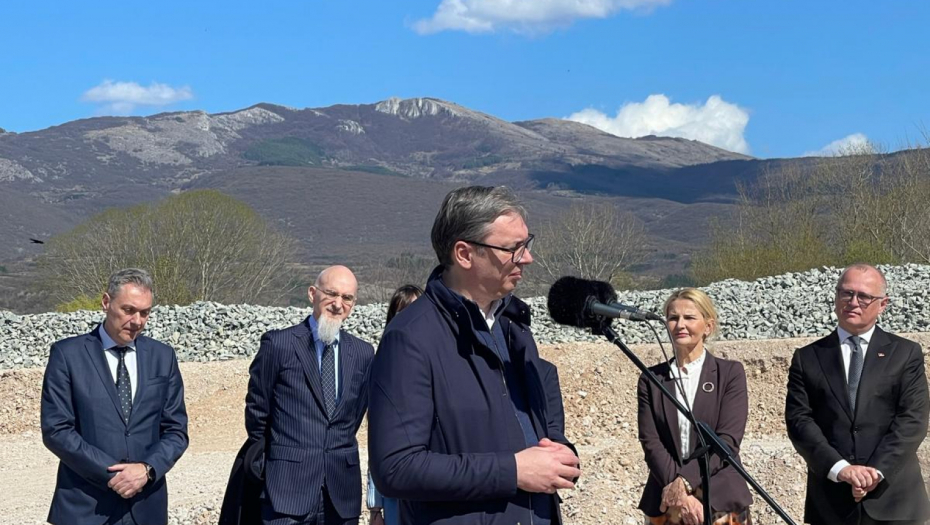 "BRAČNI PAR IZ ŠVEDSKE, NEKI OD NAJBOLJIH HIRURGA..." Vučić: Lekari se vraćaju u Srbiju, mnogo sam srećan zbog takvih vesti