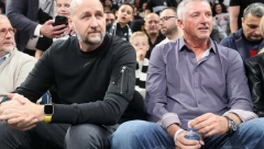 OVACIJE LEGENDARNIM HRVATIMA Navijači Partizana pozdravili Kukoča i Rađu u Areni (VIDEO)