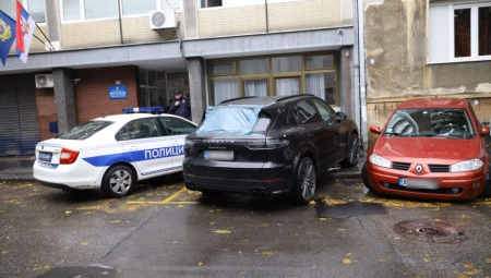 OBIO "PORŠE" U VRANJU  Usledila policijska akcija pa hapšenje