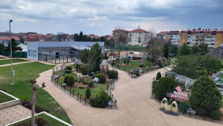 OPŠTA BORBA ZA MESTA U SREDNJIM ŠKOLAMA Maksimalno 28 šaka po odeljenju, sve više bodova potrebno za upis