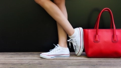 PATIKE NISU SAMO ZA ŠETNJU Doktori objašnjavaju zašto treba da ih nosimo u zatvorenom prostoru, ovo nismo očekivali