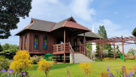 IZVLAČILI SLAMKE DA VIDE KO ĆE GDE DA ŽIVI: 4 porodice izgradile svoje idilično selo za manje od 50.000 evra