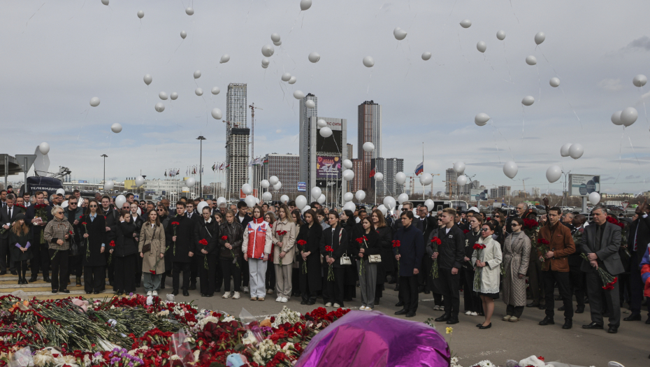 ODRŽANA CEREMONIJA POLAGANJA CVEĆA Više od 130 delegacija prisustvovalo komemoraciji žrtvama u ''Krokusu'' (FOTO)