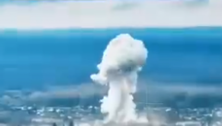 RUSI PRVI PUT BACILI OVU BOMBU NA UKRAJINU Teška 1500 kilograma, eksplozija stvara oblak dima koji se diže čak do kilometar uvis (FOTO/VIDEO)
