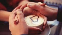 LJUBAV IM CVETA U APRILU Ova 3 znaka horoskopa će pronaći srodnu dušu ili učvrstiti vezu u narednih mesec dana