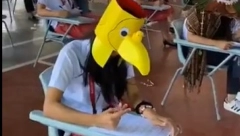 NAREDILI STUDENTIMA DA DOĐU MASKIRANI NA ISPIT Rezultat je urnebesan! (VIDEO)
