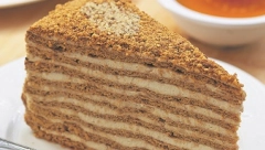 MEDOVIK TORTA Slatka kao poljubac a ukus je raj za sva čula