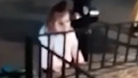 ŠOK TVRDNJE: SNIMAK MALE DANKE U BEČU JE LAŽIRAN? On tvrdi: Gest devojčice sa video-snimka to potvrđuje, SVE SE NAVODNO VIDI
