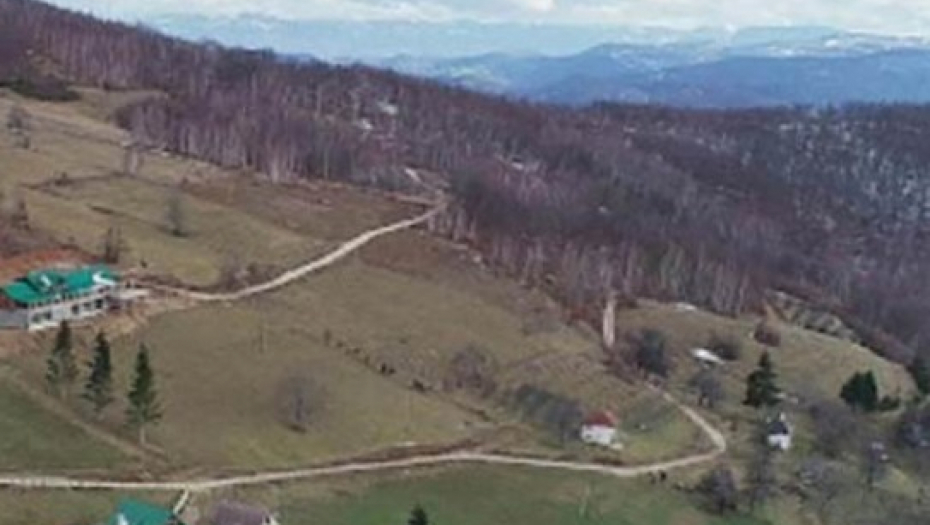 NUDI 700 EVRA I BORAVAK U KUĆI UZ 1 USLOV Biznismen iz Amerike traži nekog da mu čuva dedovinu