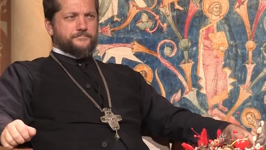 DOŠAO KOD SVEŠTENIKA I PITAO GA ONO ŠTO SVE ZANIMA Reči oca Perovića će pamtiti dok je živ!