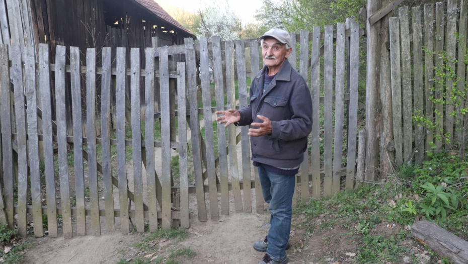 CELA SRBIJA PLAČE ZA MALOM DANKOM, A ON GNEVAN ZBOG ZELENE SALATE Otac osumnjičenog za ubistvo preti tužbom