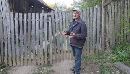 CELA SRBIJA PLAČE ZA MALOM DANKOM, A ON GNEVAN ZBOG ZELENE SALATE Otac osumnjičenog za ubistvo preti tužbom