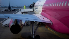 VAŽNO AKO LETITE LOW COST-OM U ABU DABI: Evo zašto ručne torbe moraju da se nose na leđima