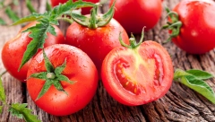 PARADAJZ ČUVATE U FRIŽIDERU? To je velika greška, evo gde treba da stoji kako bi dugo ostao svež