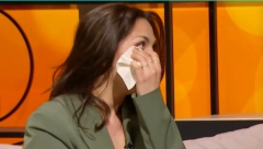 PLJUVALI SU ME I ŠUTIRALI Naša pevačica sa 17 godina pevala na ulici, prošla kroz pakao, a život joj se peko noći preokrenuo