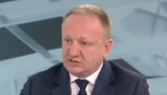 VODITELJKA ŠUKNULA ĐILASU: Nećete na izbore jer idete na holidej!