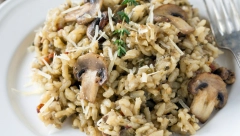 RIŽOTO SA PEČURKAMA I BILJNIM KAČKAVALJEM Držaće vas dugo sitim, a svi će vam tražiti recept