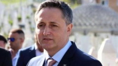 NIJE BEĆIROVIĆ GLUP, KOLIKO SE PRAVI DA JE LUD Zna dobro da Vučić i Srbija nisu započeli rušenje BiH, nego on i njegovi pajtosi!