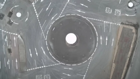 KRUŽNI TOK IZ PAKLA IMA SEDAM TRAKA Da li odavde uopšte postoji izlaz? (VIDEO)