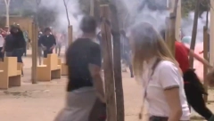 EVROPA NA NOGAMA Skandalozni neredi u Rimu i Sevilji - ovako nešto se ne pamti (VIDEO)