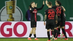 BUNDESLIGA NAREDNE NEDELJE DOBIJA NOVOG ŠAMPIONA Bajer sedam dana i jedna pobeda dele od titule, Bajern se obrukao i ponovo izgubio