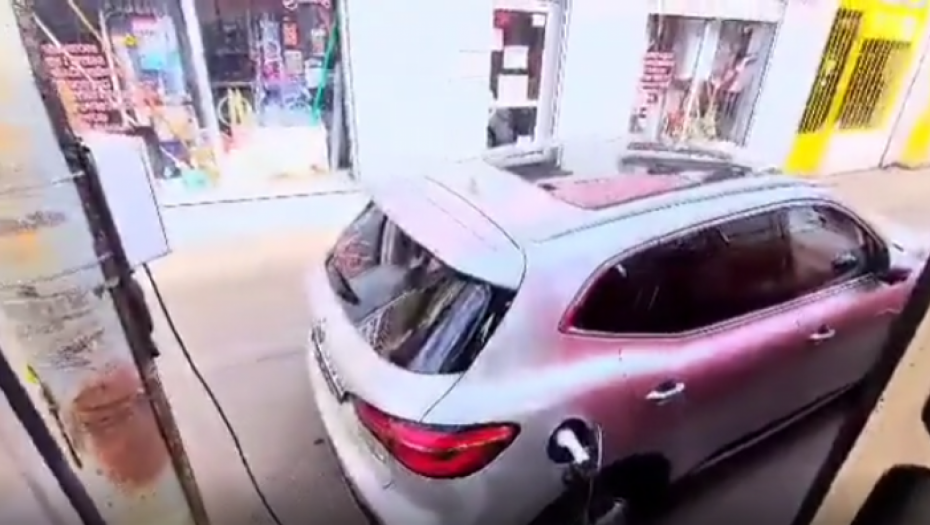 BAHATI VOZAČ RAZBESNEO BEOGRAĐANE Da li je ovo moguće? (VIDEO)