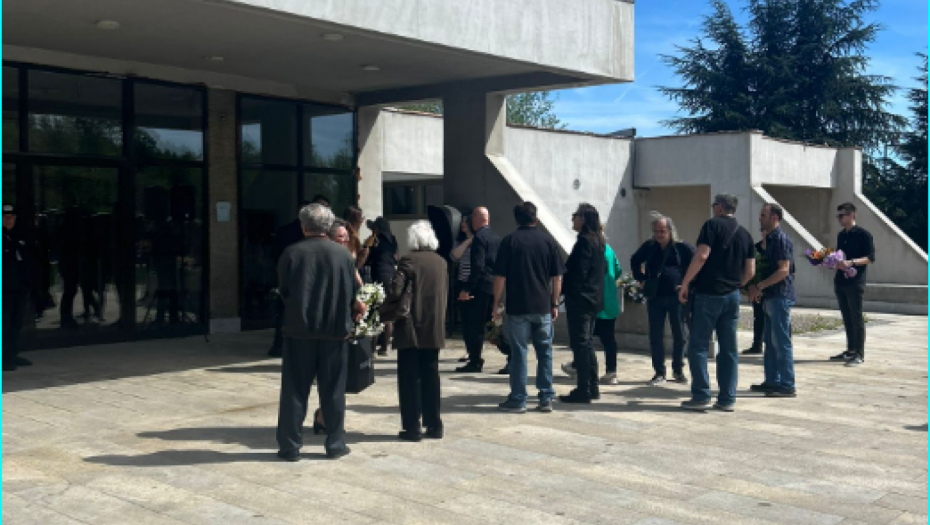 NJEGA NIKO NIJE OČEKIVAO! Pojavio se i on na sahrani Slađane Milošević
