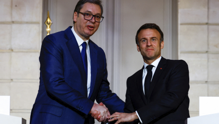 SNAŽNA PORUKA FRANCUSKOG PREDSEDNIKA NA ĆIRILICI Makron objavio fotografiju sa Vučićem (FOTO)