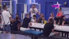 MARŠ BRE TAMO OLOŠU BEZOBRAZNI! Miona ušla u crveno, skočila na Stanislava i izgovorila salvu uvreda u emisiji uživo!