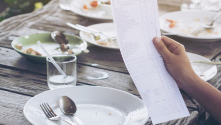 U RESTORANU SAM DOBILA BAKŠIŠ OD 1.000 EVRA Kada sam pročitala šta piše na računu, došlo mi je da se ispovraćam