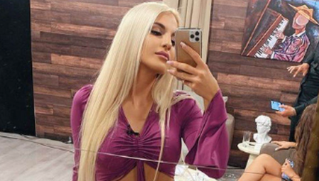 NAŠA PEVAČICA OPERISANA PO HITNOM POSTUPKU Saznala da boluje od opake bolesti, evo u kakvom je sada stanju!